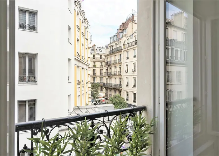 Bright Studio Near The Marais Paris